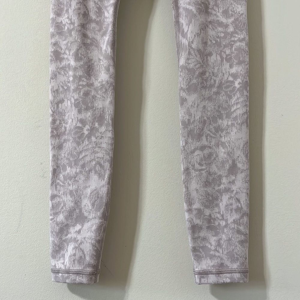 Athleta Elation Textured Tight Frosted Floral Velvety Pink/ Icelandic Mineral - Picture 4 of 11
